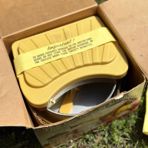 vintage new old stock icecream maker 1974 - ronko - Picture 4 of 7